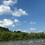 Villa будиночок над річкою