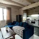 будиночок над річкою Villa Korchin